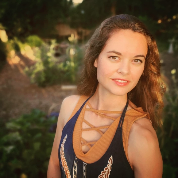 Meet your Posher, Brittany - Picture 2 of 13